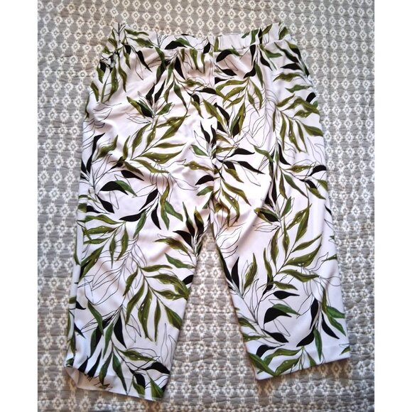 Susan Graver womens Stretch Pull-On Capri Pants Size 1X White Green Floral - Picture 2 of 4